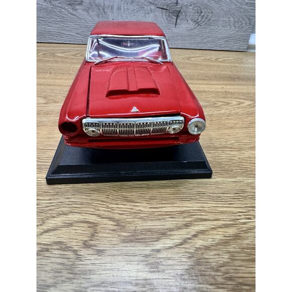 Maisto 1/18 - Dodge 330 1963 Red Diecast Scale Model Car - Picture 10 of 11